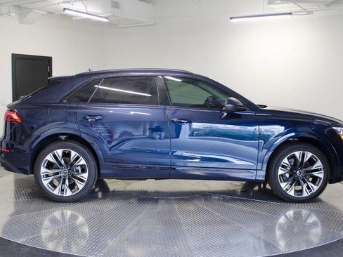 Used 2025 Audi Q8 Premium Plus image 8