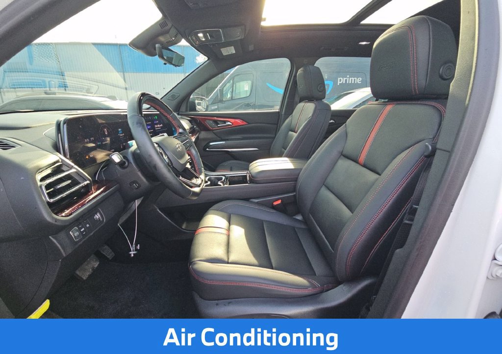 Used 2024 Chevrolet Traverse RS FWD image 8