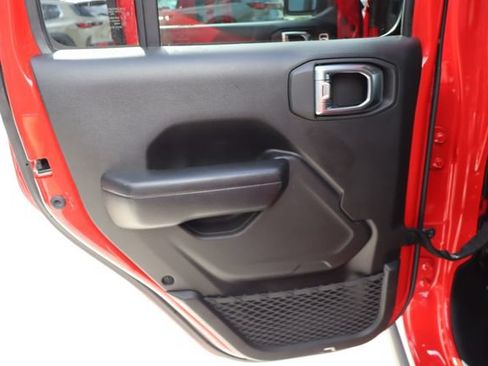 Used 2024 Jeep Wrangler Unlimited Rubicon 4xe AWD/4WD image 25