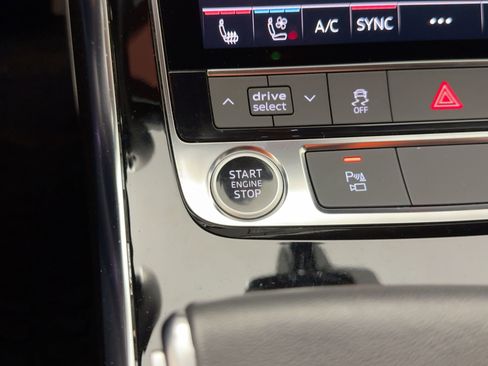 Used 2024 Audi Q8 Premium Plus w/ Premium Plus Package image 19