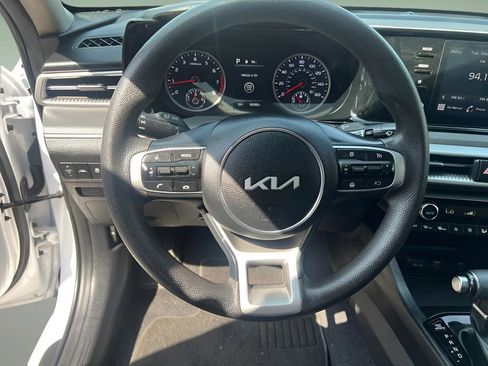 Used 2023 Kia K5 LXS FWD image 12