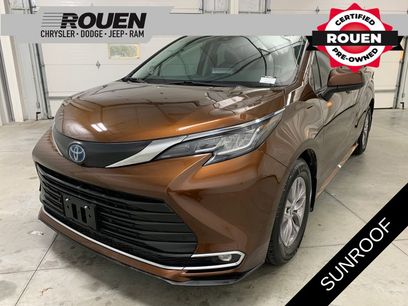 Used 2022 Toyota Sienna XLE