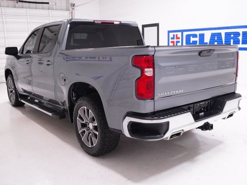 Used 2022 Chevrolet Silverado 1500 LT w/ Z71 Off-Road Package AWD/4WD image 6