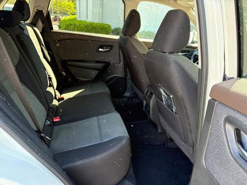 Used 2023 Nissan Rogue SV AWD/4WD image 21