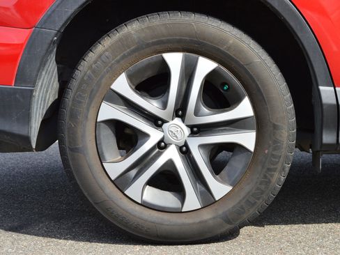 Used 2017 Toyota RAV4 LE w/ Carpet Mat Package image 11