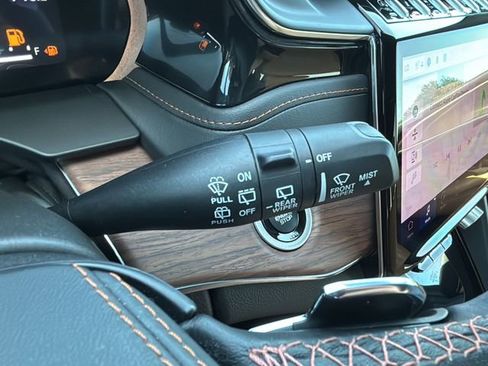 Used 2023 Jeep Grand Cherokee L Summit w/ Luxury Tech Group V AWD/4WD image 26
