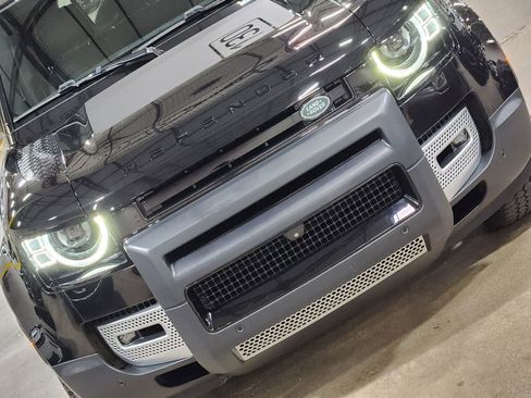 Used 2024 Land Rover Defender 130 S image 19