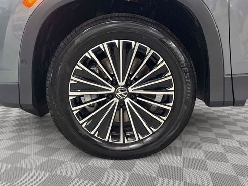 New 2026 Volkswagen Tiguan S w/ 18" Wheel Package AWD/4WD image 10