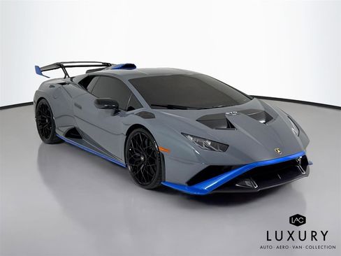 Used 2023 Lamborghini Huracan STO RWD image 3