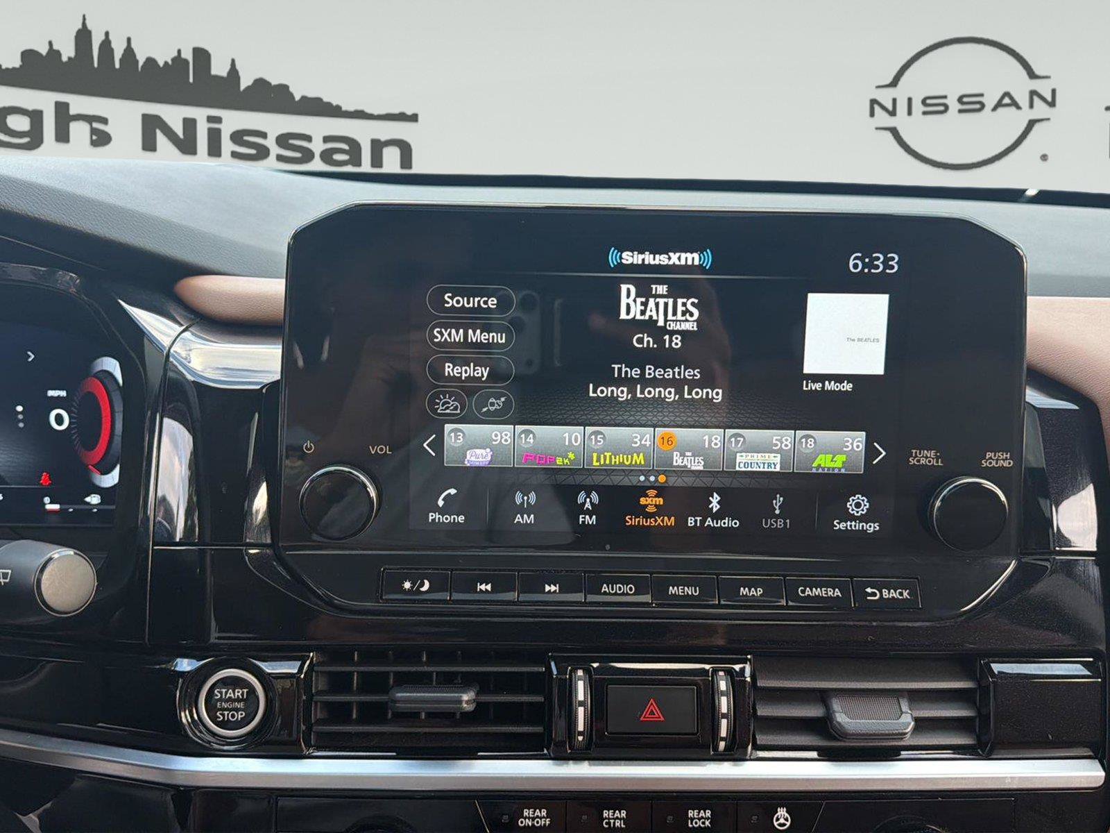 Used 2024 Nissan Pathfinder Platinum AWD/4WD image 16
