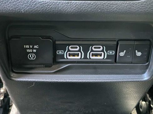 Used 2023 Jeep Grand Cherokee Limited RWD image 16