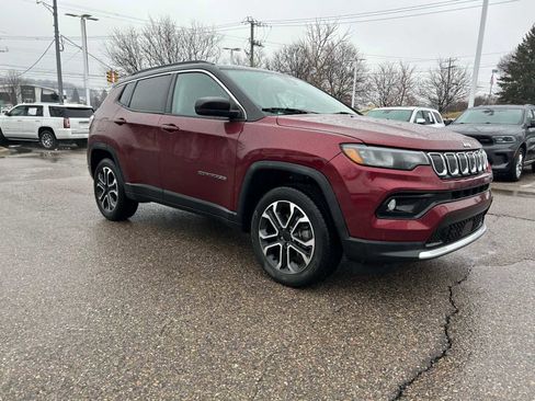 Certified 2022 Jeep Compass Limited image 9