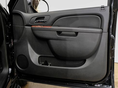 Used 2012 Chevrolet Avalanche LS image 36