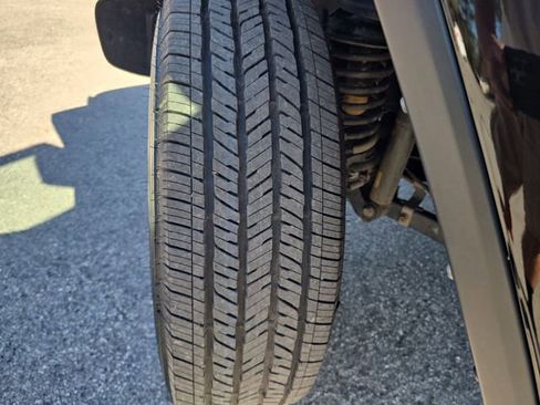 Used 2025 Jeep Wrangler Sahara image 30