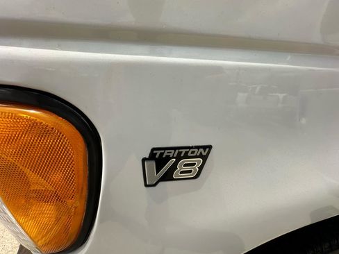 Used 2000 Ford E-350 and Econoline 350 Super Duty RWD image 30