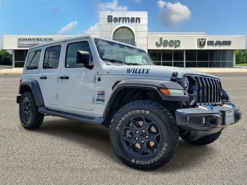 Used 2023 Jeep Wrangler Unlimited w/ Sun & Screen Package AWD/4WD image 2