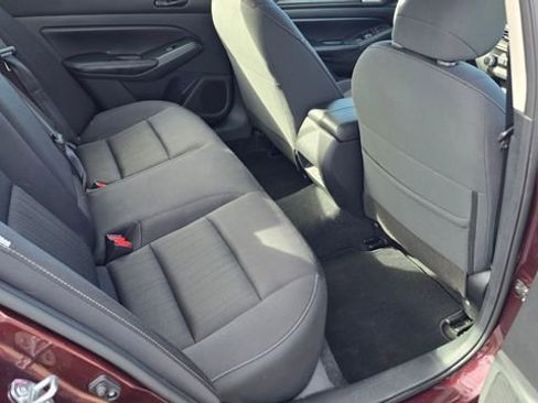 Used 2024 Nissan Altima 2.5 SV image 12