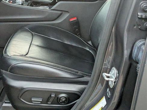 Used 2022 Jeep Grand Cherokee Limited image 16