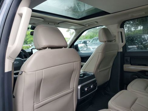Used 2024 Ford Expedition Max Limited RWD image 13