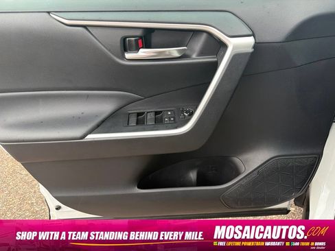 Used 2021 Toyota RAV4 XLE w/ Convenience Package AWD/4WD image 9