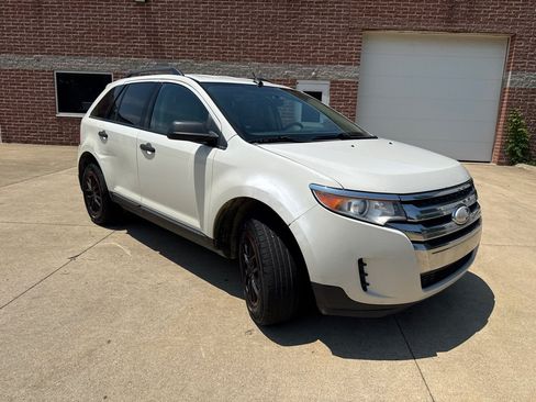 Used 2013 Ford Edge SE FWD image 3