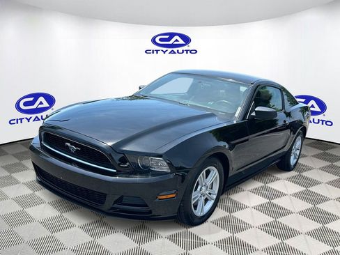 Used 2014 Ford Mustang Coupe RWD image 9