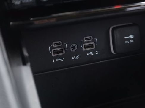 Used 2024 Jeep Grand Cherokee Laredo AWD/4WD image 19