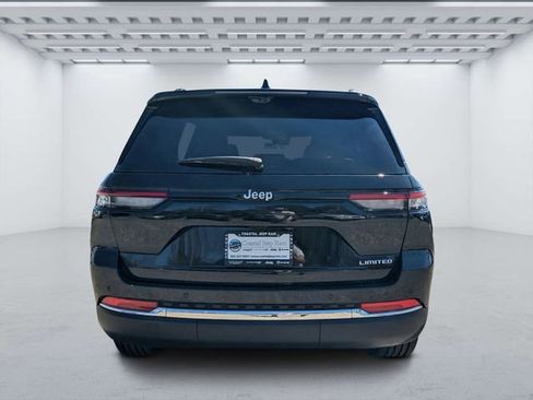 New 2025 Jeep Grand Cherokee Limited w/ Luxury Tech Group II RWD image 4
