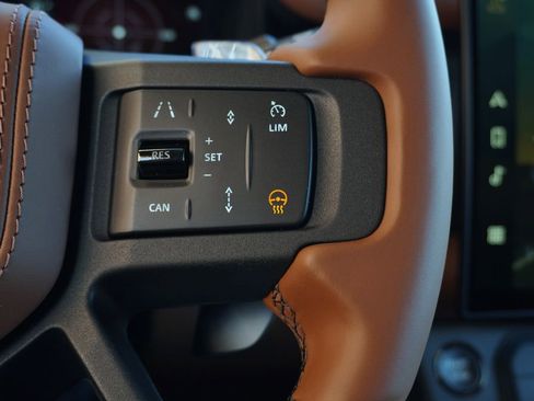 New 2026 Land Rover Defender 110 OCTA AWD/4WD image 18