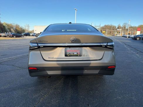 New 2026 Nissan Sentra SV w/ SV Convenience Package FWD image 4