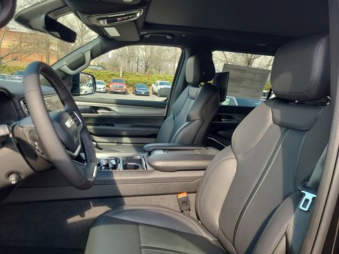 New 2026 Jeep Grand Wagoneer Limited image 30