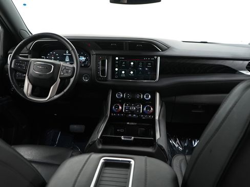 Used 2022 GMC Yukon XL Denali image 12