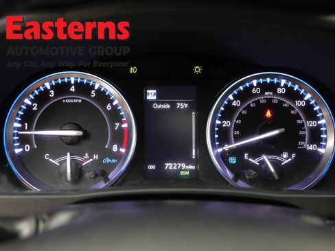 Used 2019 Toyota Highlander XLE AWD/4WD image 18