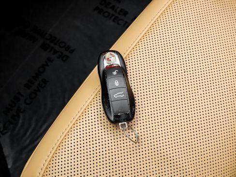 Used 2018 Porsche Macan image 56