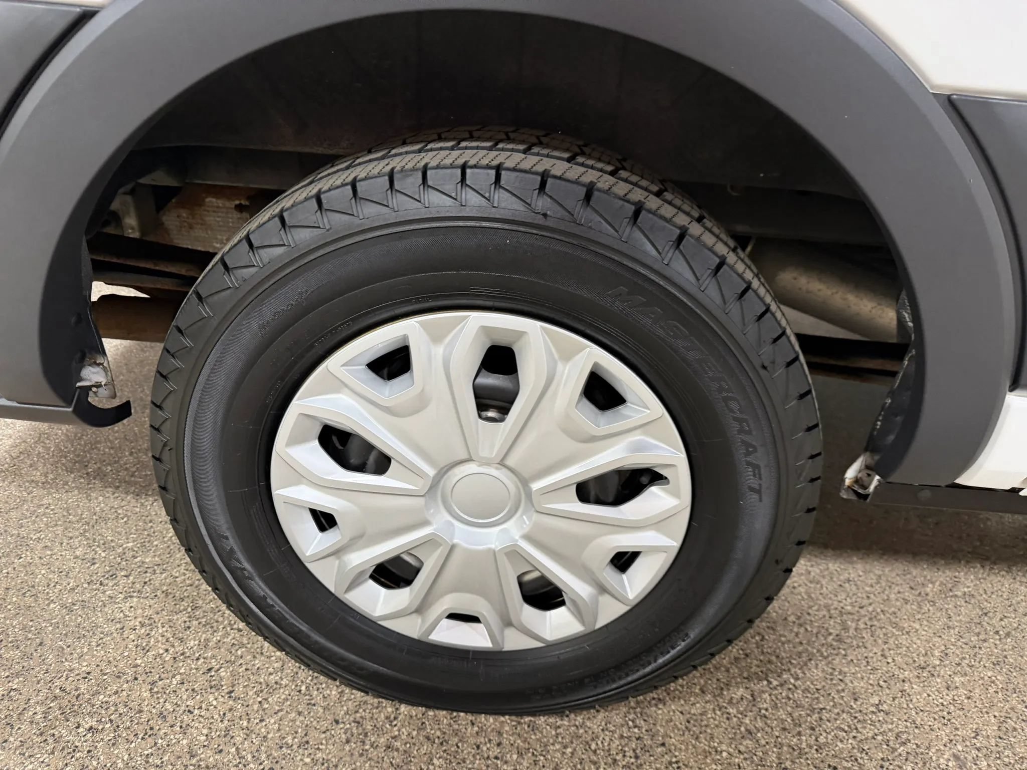 Used 2015 Ford Transit 150 XL RWD image 56