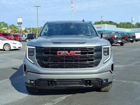 Used 2024 GMC Sierra 1500 Elevation w/ X31 Off-Road Package AWD/4WD image 2