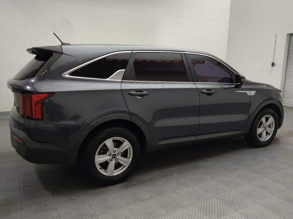 Used 2021 Kia Sorento LX FWD image 10