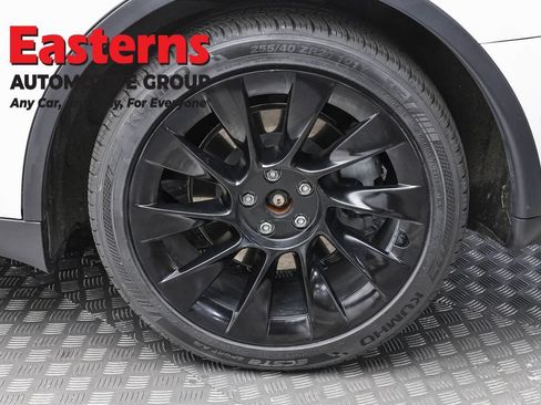 Used 2021 Tesla Model Y Long Range AWD/4WD image 8