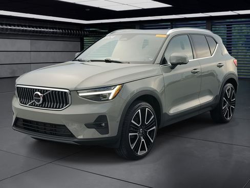 Used 2024 Volvo XC40 B5 Ultimate w/ Protection Package Premier AWD/4WD image 1
