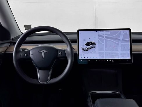 Used 2023 Tesla Model Y Long Range AWD/4WD image 12