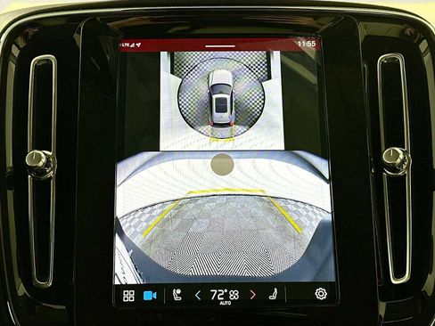 Used 2025 Volvo XC40 B5 Plus w/ Protection Package Premier image 12