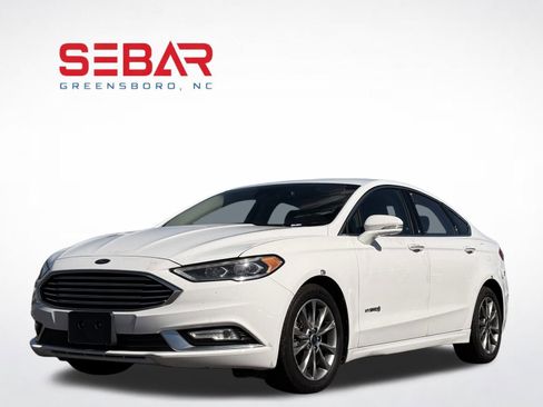 Used 2017 Ford Fusion SE w/ Equipment Group 602A image 9