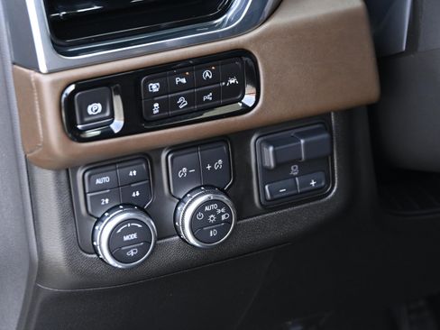 Used 2025 GMC Yukon Denali Ultimate image 29