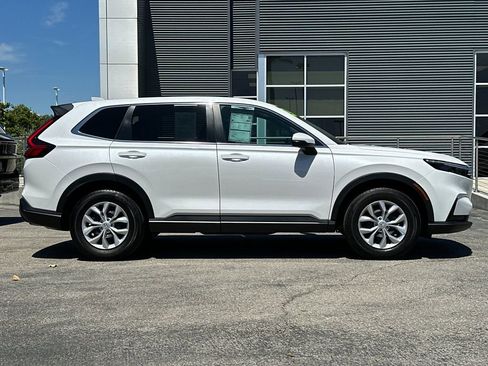 Used 2025 Honda CR-V LX image 2