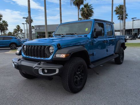 Certified 2026 Jeep Gladiator Sport AWD/4WD image 8