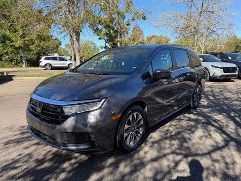 Used 2024 Honda Odyssey EX-L image 3
