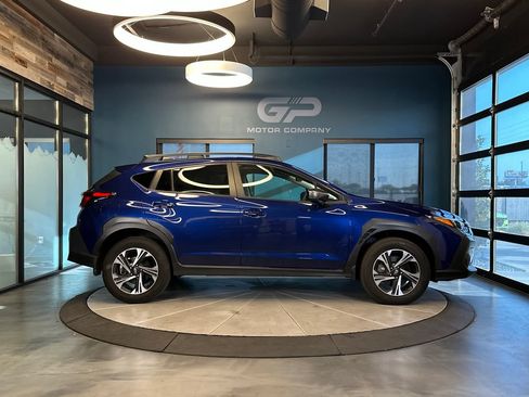 Used 2024 Subaru Crosstrek 2.0i Premium AWD/4WD image 2