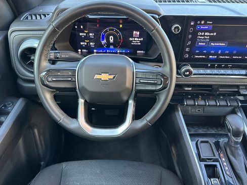 Used 2024 Chevrolet Colorado LT w/ LT Convenience Package image 14