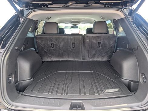 New 2026 Chevrolet Blazer LT w/ LPO, Floor Liner Package FWD image 5