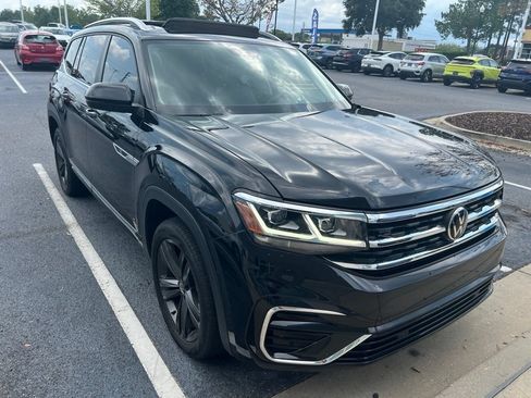 Used 2022 Volkswagen Atlas SEL R-Line AWD/4WD image 2